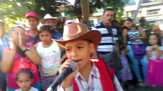 ESTEBAN CORREA (ESA NIÑA)