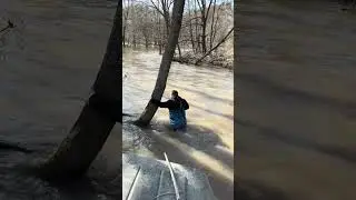 Меряет глубину #offroad #покатушки #uaz #уаз #бездорожье