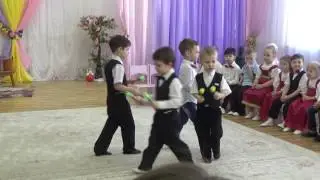 Танец в День 8 Марта 2017г. Утренник в садике