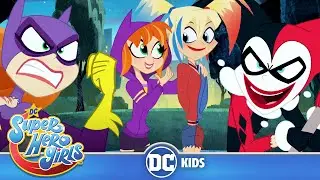 DC Super Hero Girls em Português 🇧🇷 |Amigas ou Rivais?! | DC Kids