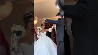 Nusja hyn tek shtepia e dhendrrit