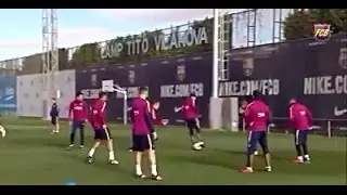 La ruleta de Piqué con caño incluido a Ter Stegen en el entrenamiento • Barcelona 2016