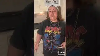 Мама у elinaageeva показывает как она её видит 😂