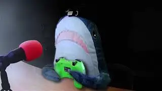 Блохей грустненько играет :с