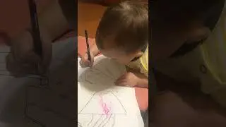 28 01 2020 Вероника рисует в альбоме