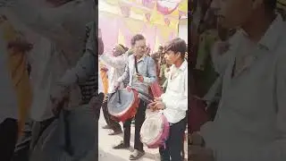 दाई का सुंदर नृत्य छट्ठी कार्यक्रम में