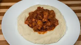 Блюдо нашего детства. Гуляш из школьной столовки и картофельное пюре с необычным компонентом