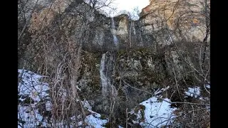 Весенний водопад на Больших притёсах реки Ай