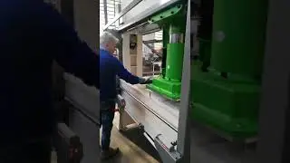 Electric Traveling Head by ARES for Clean Room™ Manufacturing