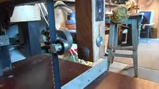 Самодельная ленточная пила.    Homemade bandsaw.