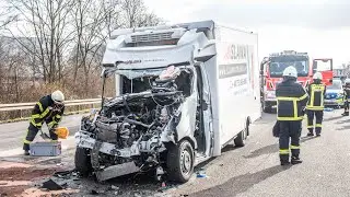 06.02.2023 - Transporter prallt auf A59 ungebremst in Sattelzug