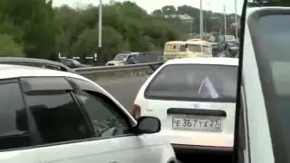 Аварии на трассе .  Замяли даже инкассаторский броневик  !