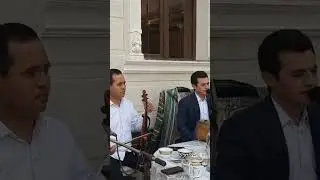 Kimdur eshik ochar, Kimlardur yopar.