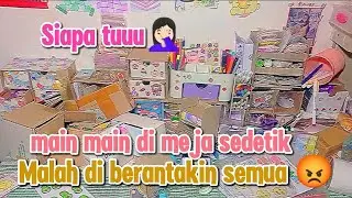 Beresin meja yang berantakan banget 😉😉