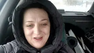 Заходите посмотреть на темные обои в маленьком коридоре