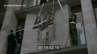 Donetsk Republicans Remove Ukrainian Coat of Arms