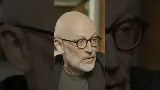 Гордон пьет в перерыве между съёмками. 