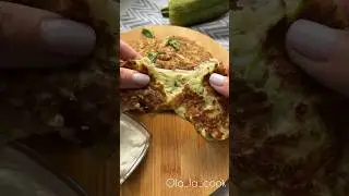 Чебуреки из кабачков с сыром и зеленью 😋