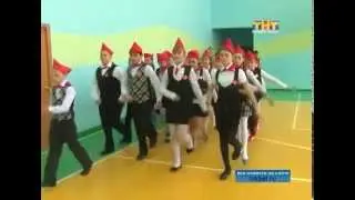 Разучивают строевой шаг и песни