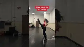 They love a good kick! #radiocitymusichall #rockettes #kickline