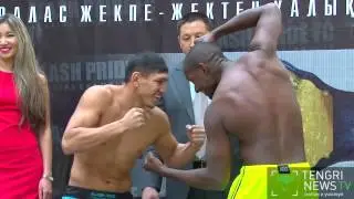 Бойцы ММА Расул Мирзаев и Ержан Естанов ''пободались'' на взвешивании