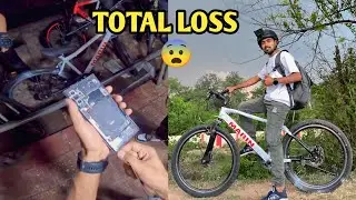 Phone pani me gira diya 😨