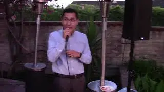 An example of how to control a crowd with a microphone