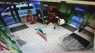 Пятерочка. Яжебатя спер медведя. С Новым Годом, дитя!