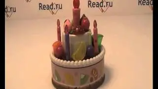 Торт со свечами, музыка, свет