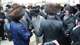 Vizhnitzer Rebbe @ Grandsons Sheva Brachos In Monsey 11/13/17