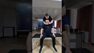 Манипуляция с тракцией. #manualtherapy #chiropractor #мануальнаятерапия #мануальныйтерапевт