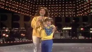 Wencke Myhre & Sohn Dani - Wir beide gegen den Wind 1983