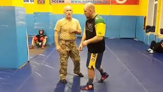 Проваливание с пробивным маховым ударом.