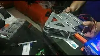 Cuidado con el arma!! Guerra de Robots, preparando el Arma