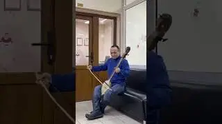 Artur Damdyn-ool playing the igil (with Tuvan throat singing)