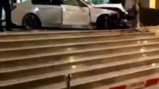 Park inn hotelin icine masin dagil oldu  qeza bakida bas verdi 2019 il
