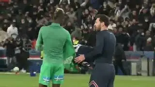 Messi giving his shirt to Sacko | Things you love to see ❤