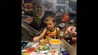 сухой паек армейский, содержимое, Макс пробует армейский кампот