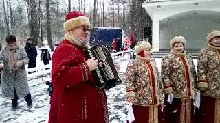 ЕХАЛИ НА ТРОЙКЕ С БУБЕНЦАМИ
