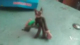 картун кэт ест человека