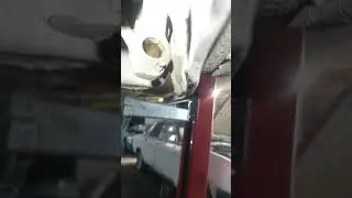 Замена шаровой на мерсе лупаре.