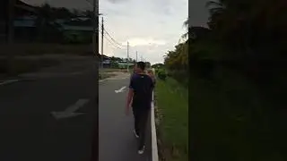Jalan-jalan ke parit raja negeri jiran, Suasana Kampung Durian Runtuh