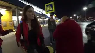 Стас Барецкий НАПАЛ на Американских туристов в Домодедово с волыной
