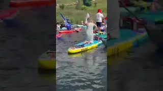 Пробка на речке Каменка. #shorts #юмор #реки