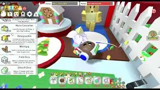 Claiming my Gingerbread Bear House for the last time this Beesmas..