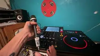 BEST WAY TO SET UP A MIC FOR THE MOBILE CLUB OR BEDROOM DJ SO YOU DON'T GET FEED BACK