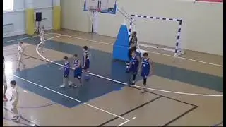 Илья Поляков 2015 г.р. на Кубке Феникса в составе команды 2012 г.р. в одной из игр забил 6 очков