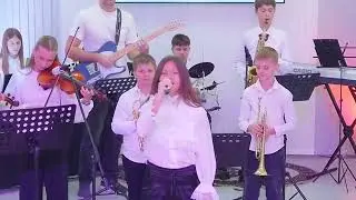 AVI ”VARNIȚA Band”,solo-voce Sofia Beșleaga,”Melancolie”