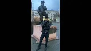 Марат Калугин на прогулке 