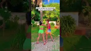 Minha amiga me ensinando a fazer quadradinho 
